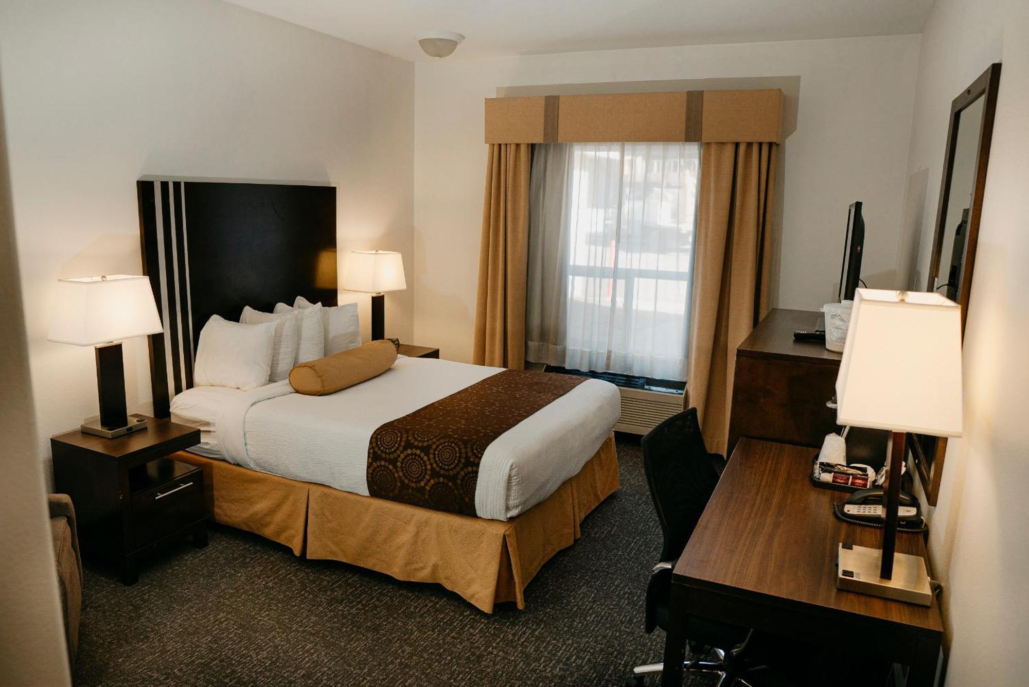 Ramada Hotel Golden
